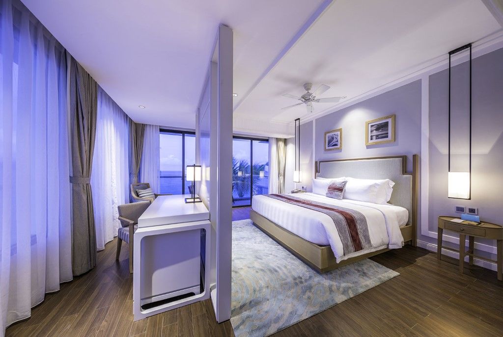 Renaissance & Resort