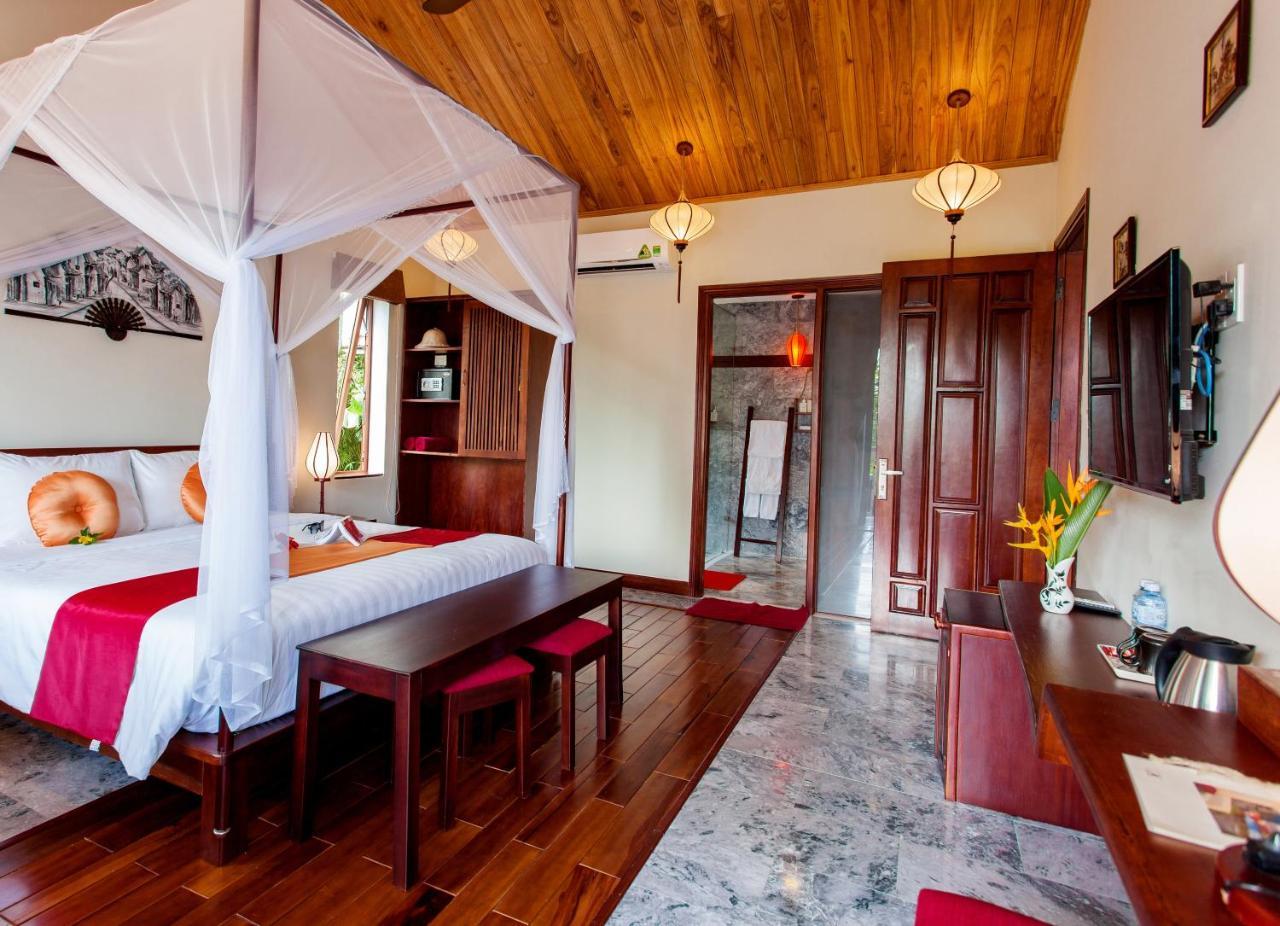 Village Hotel 4*