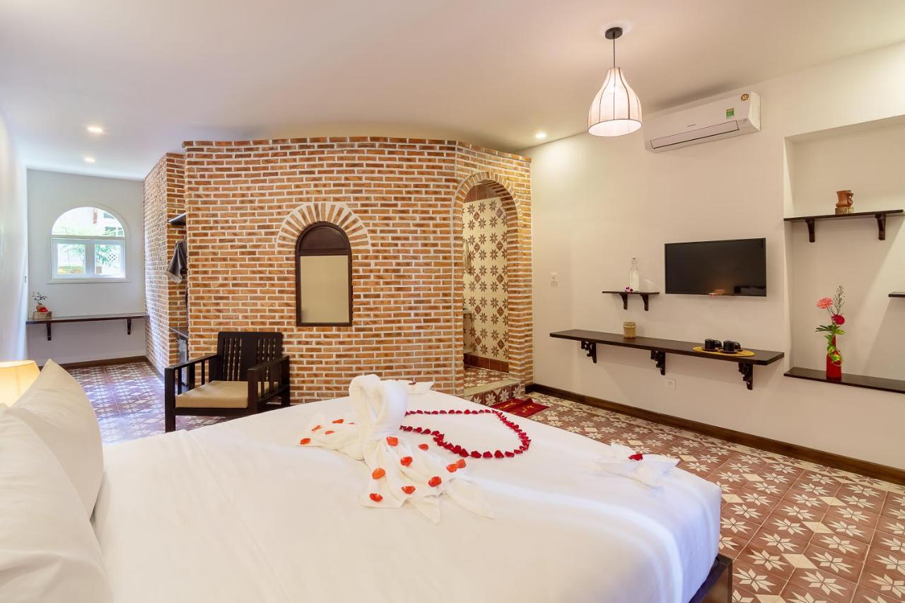 Blooms Boutique Village Resort