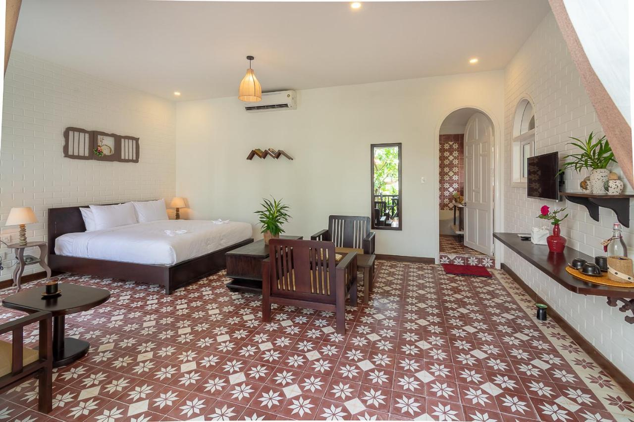 Blooms Boutique Village Resort