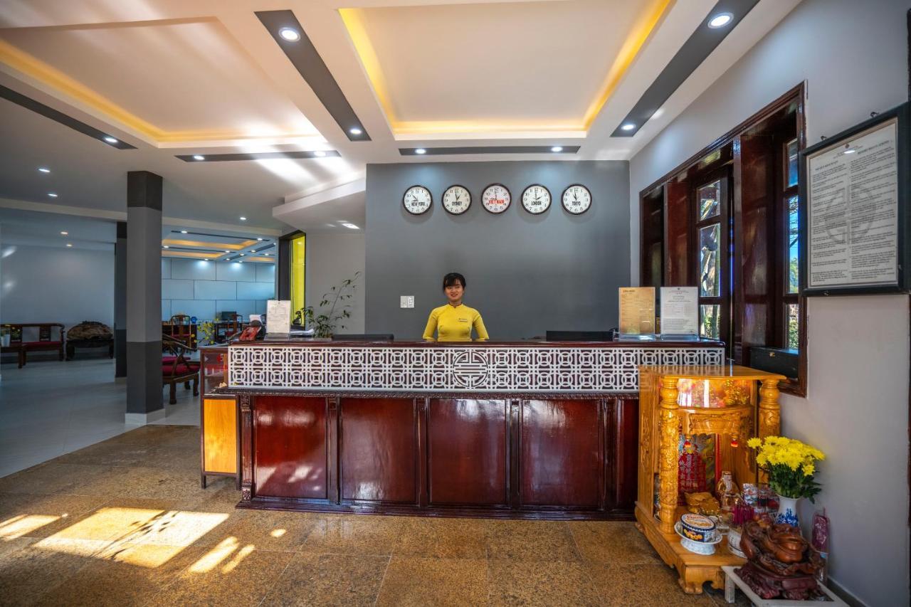 Resort Riverside & 4*
