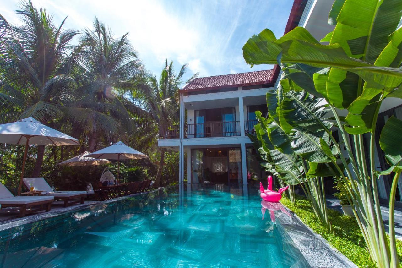 The Shoreline Aparthotel
