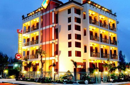 Hotel Kiki Hostel & Pool Club 3*