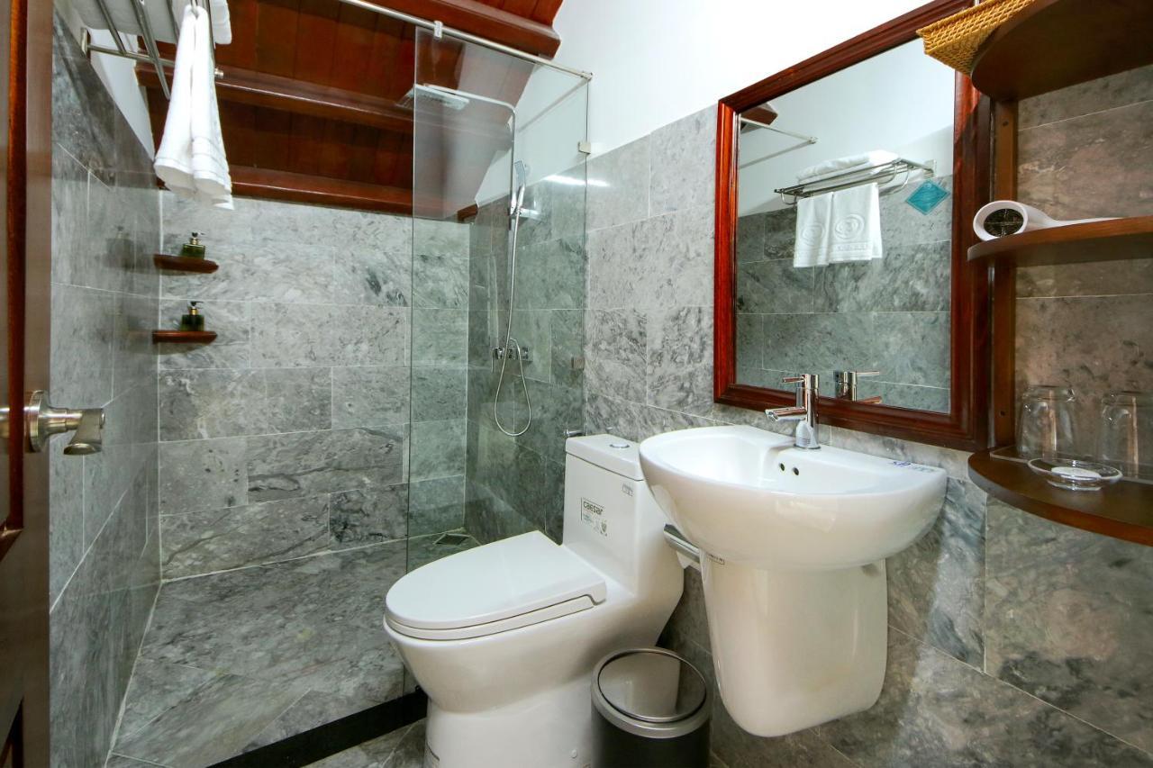 Threeway Riverside Hotel 3*
