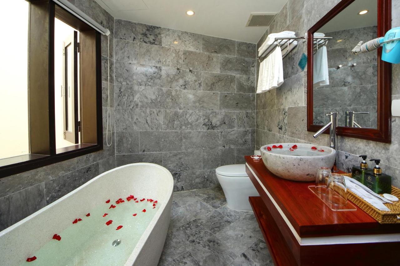 Threeway Riverside Hotel 3*