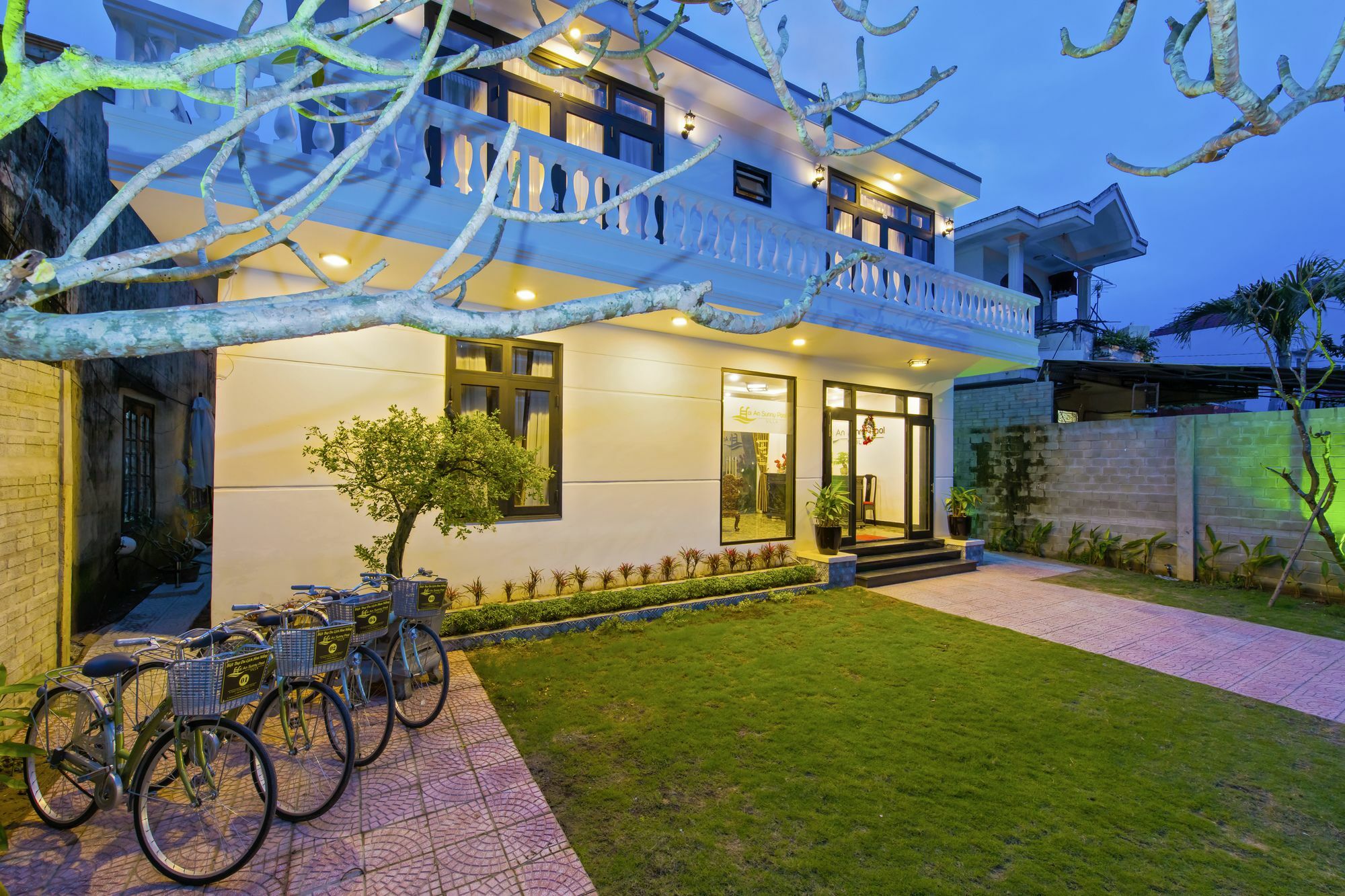 Sunny Pool Villa