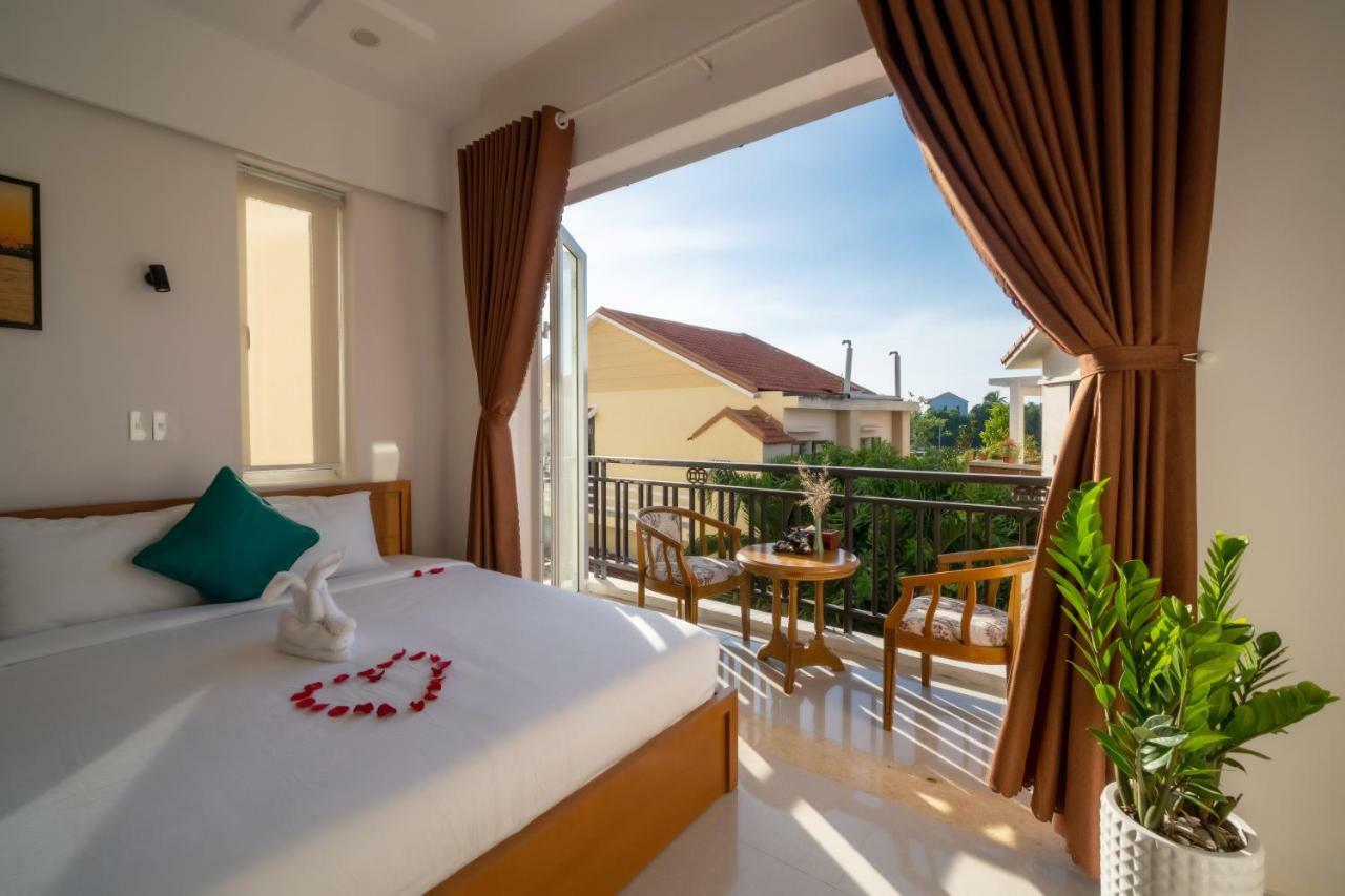 Hostel Ideal And *