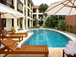Tnt Villa *