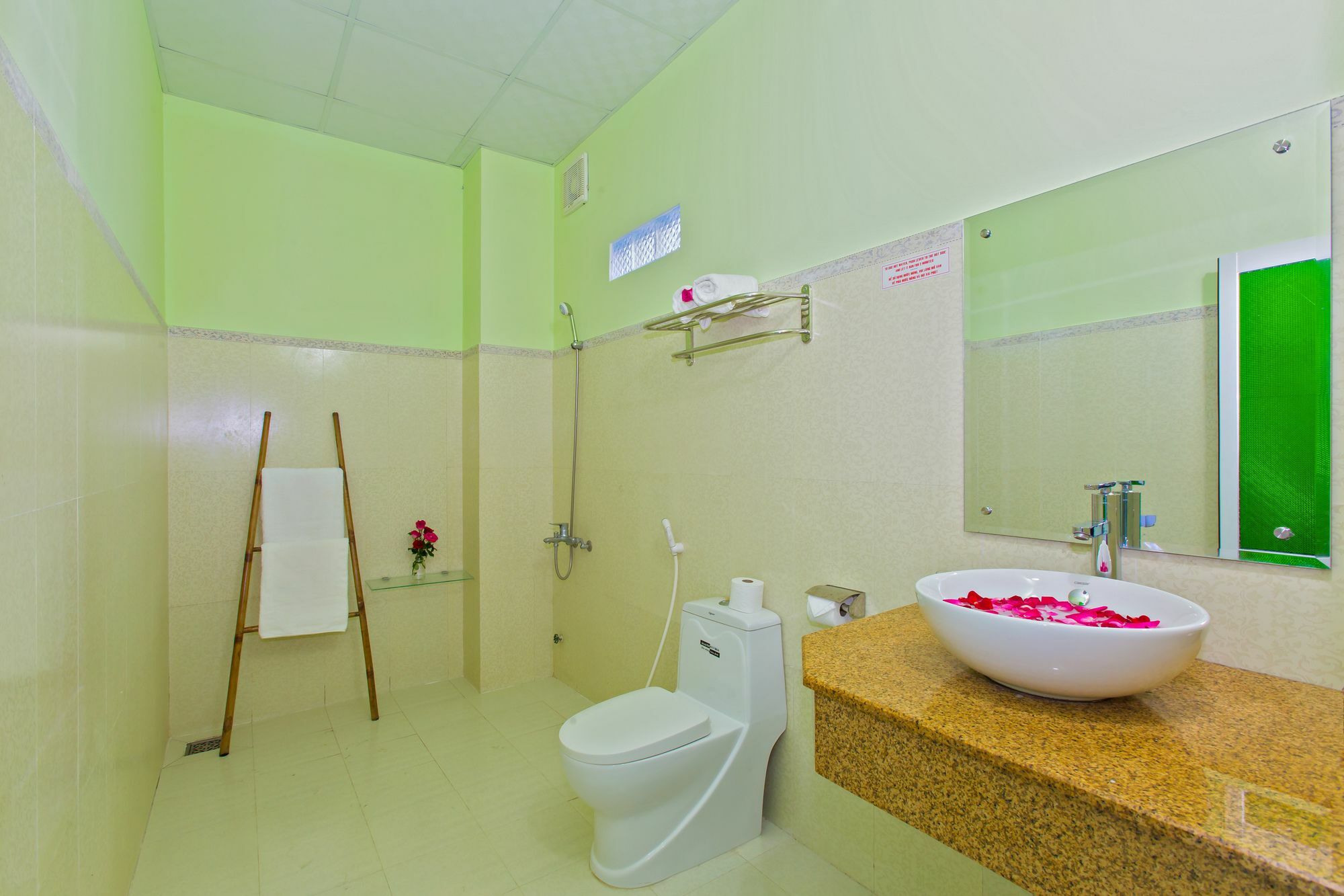Life Hotel