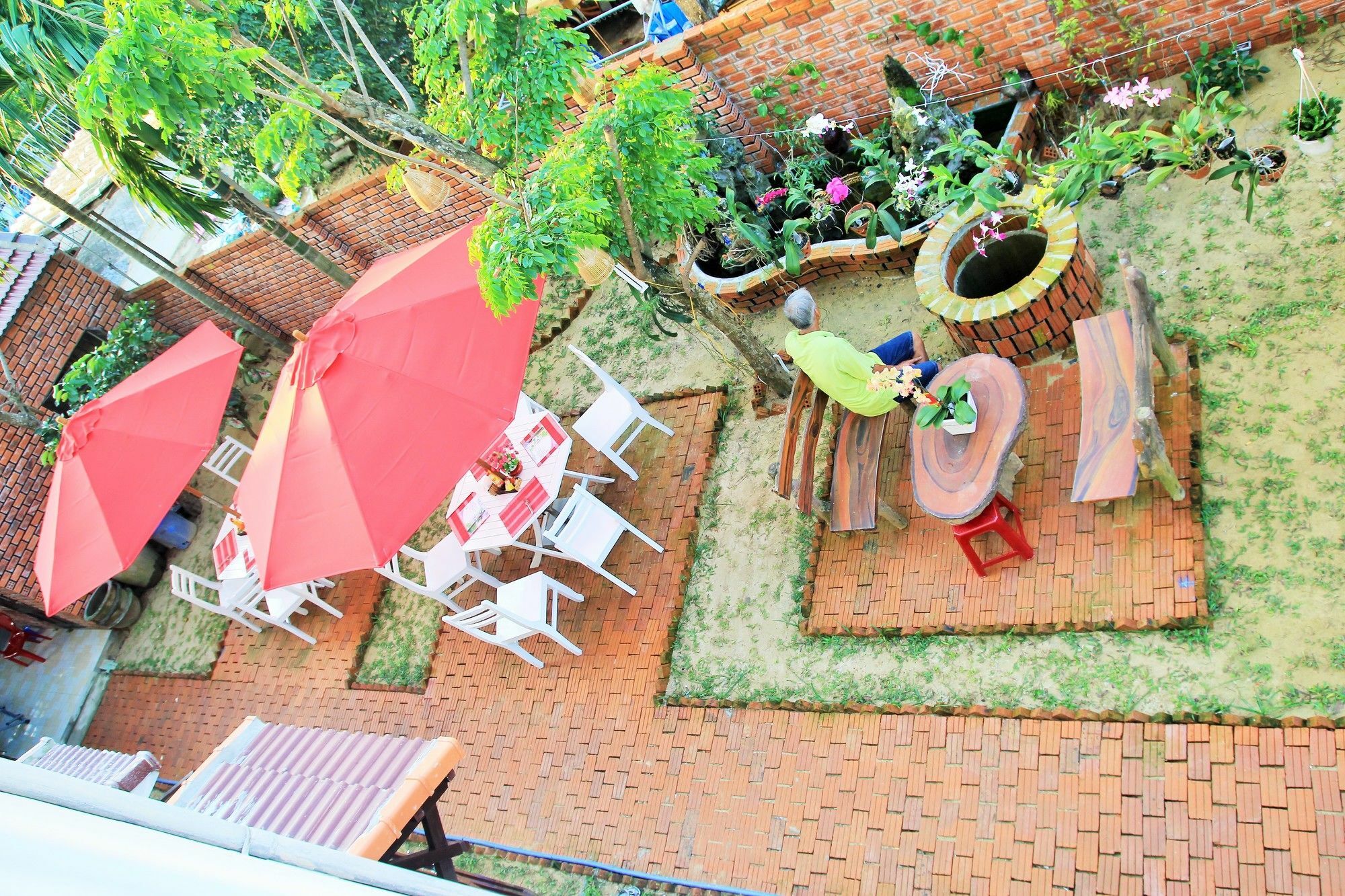 And Homestay