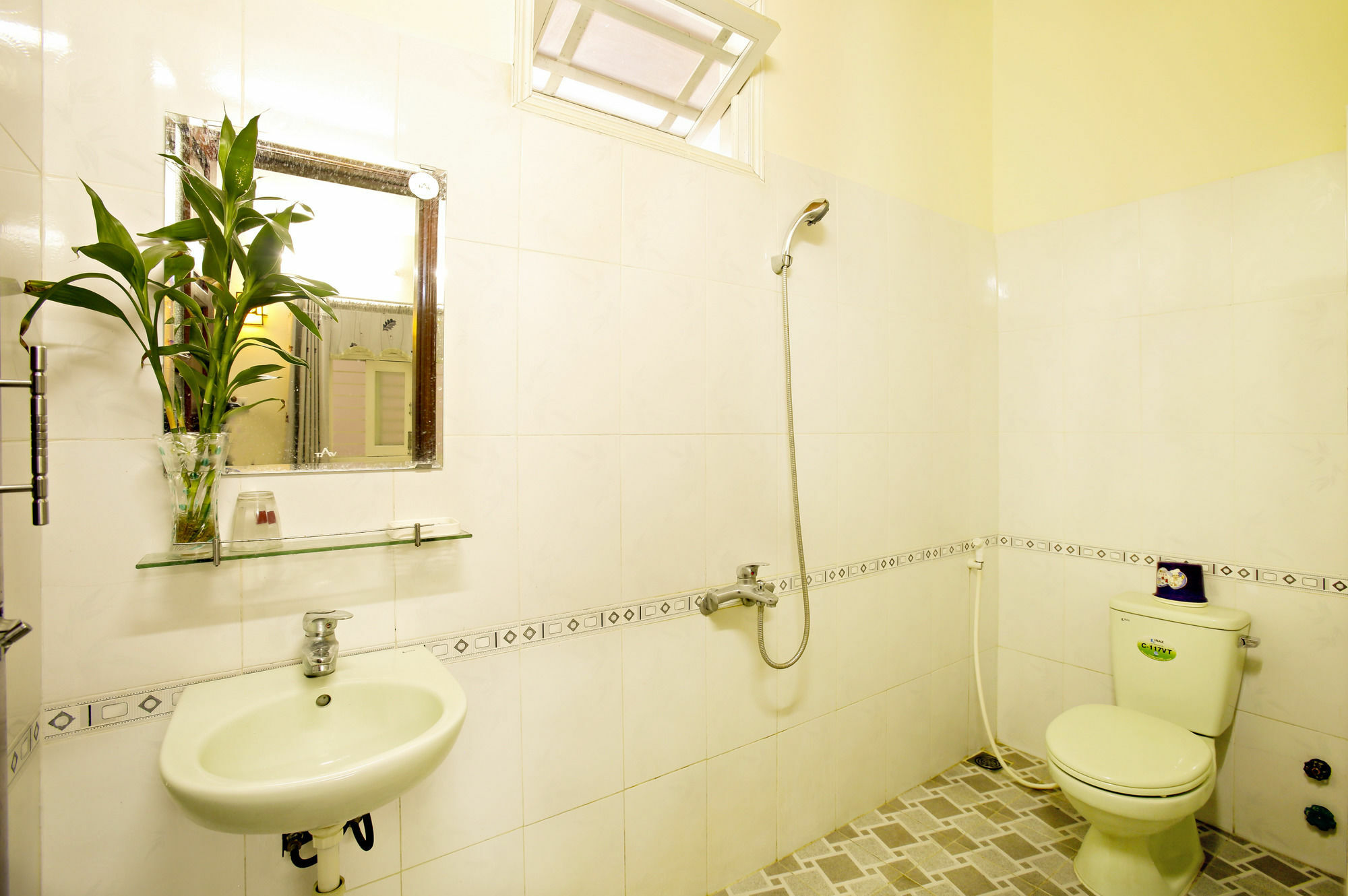 Quy Long Hostel Hoi An