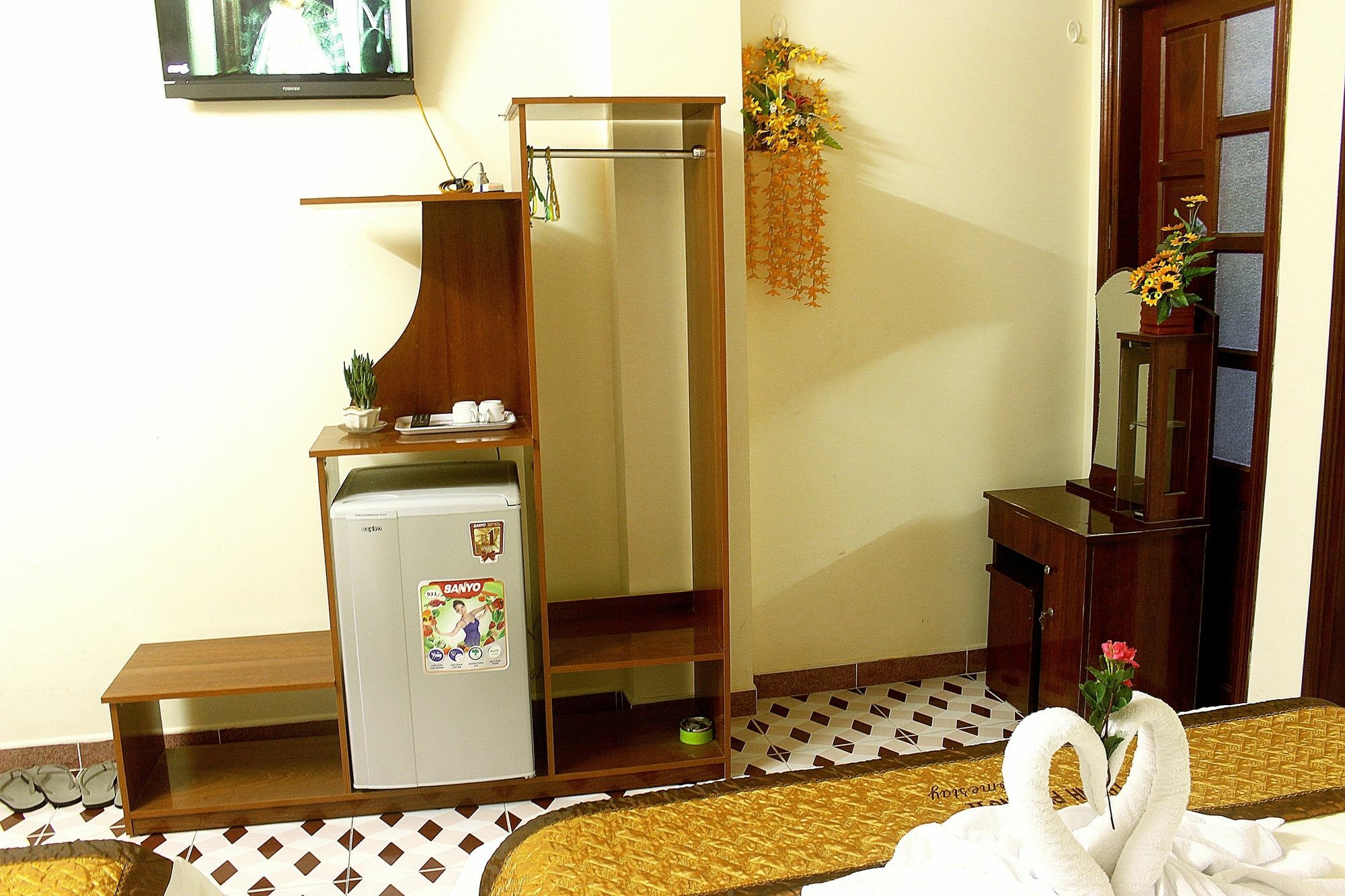 Quy Long Hostel *