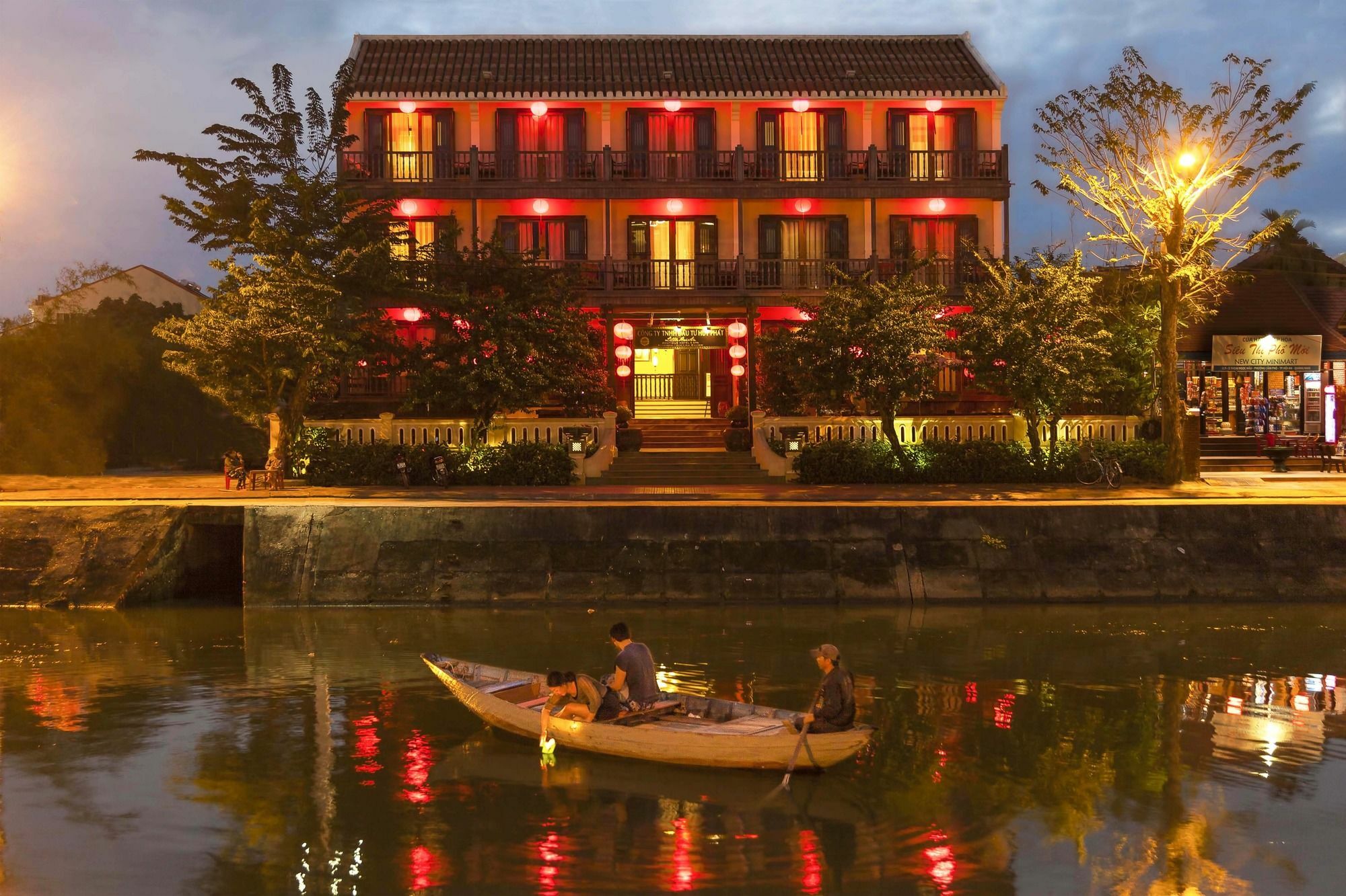 Hotel Little . A Boutique & 4*