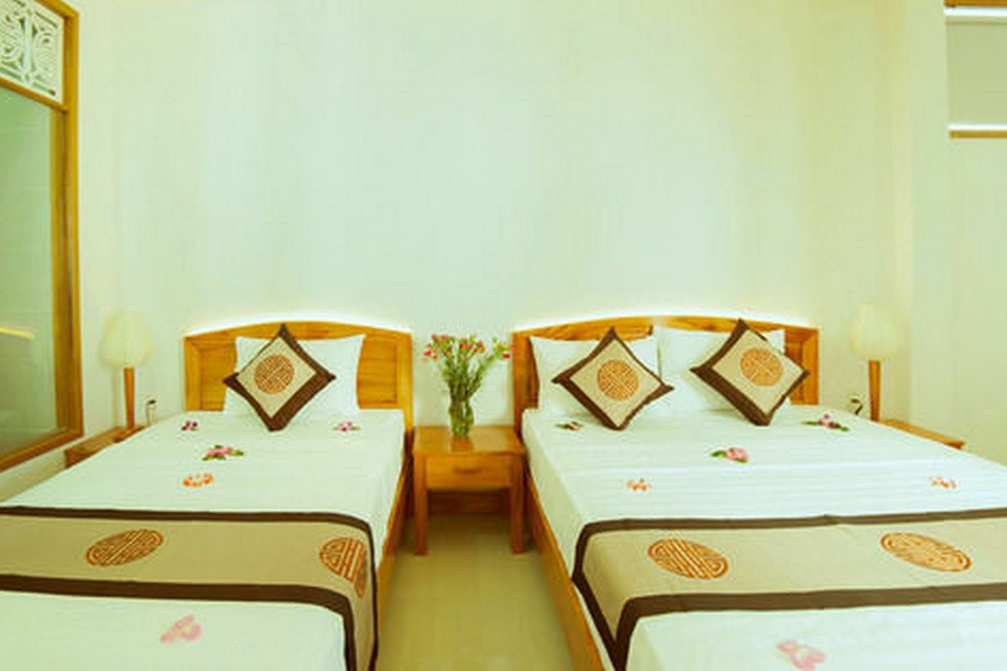 Homestay Riverside Plum Garden