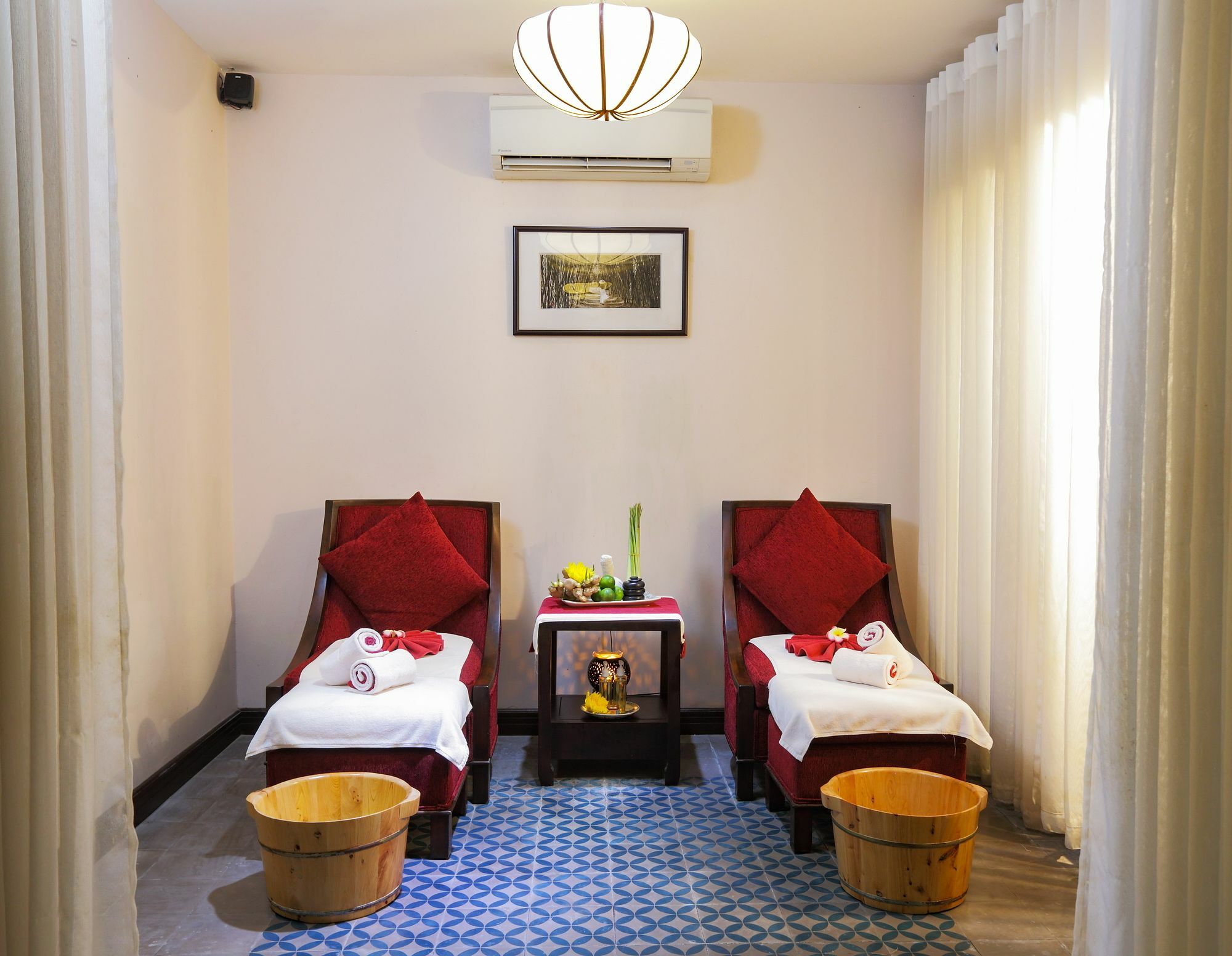 Little . A Boutique & Hoi An