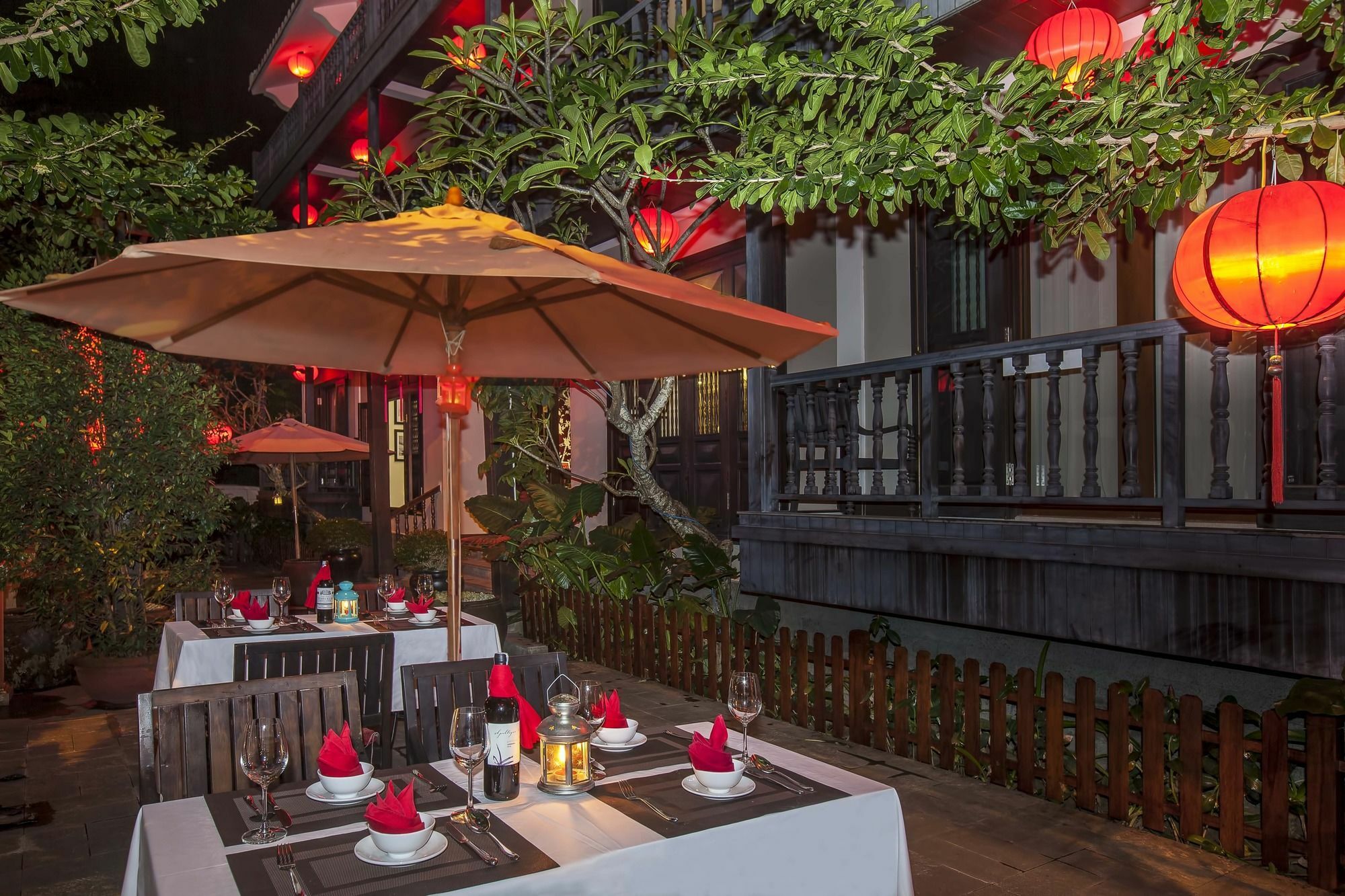 Little . A Boutique & Hotel