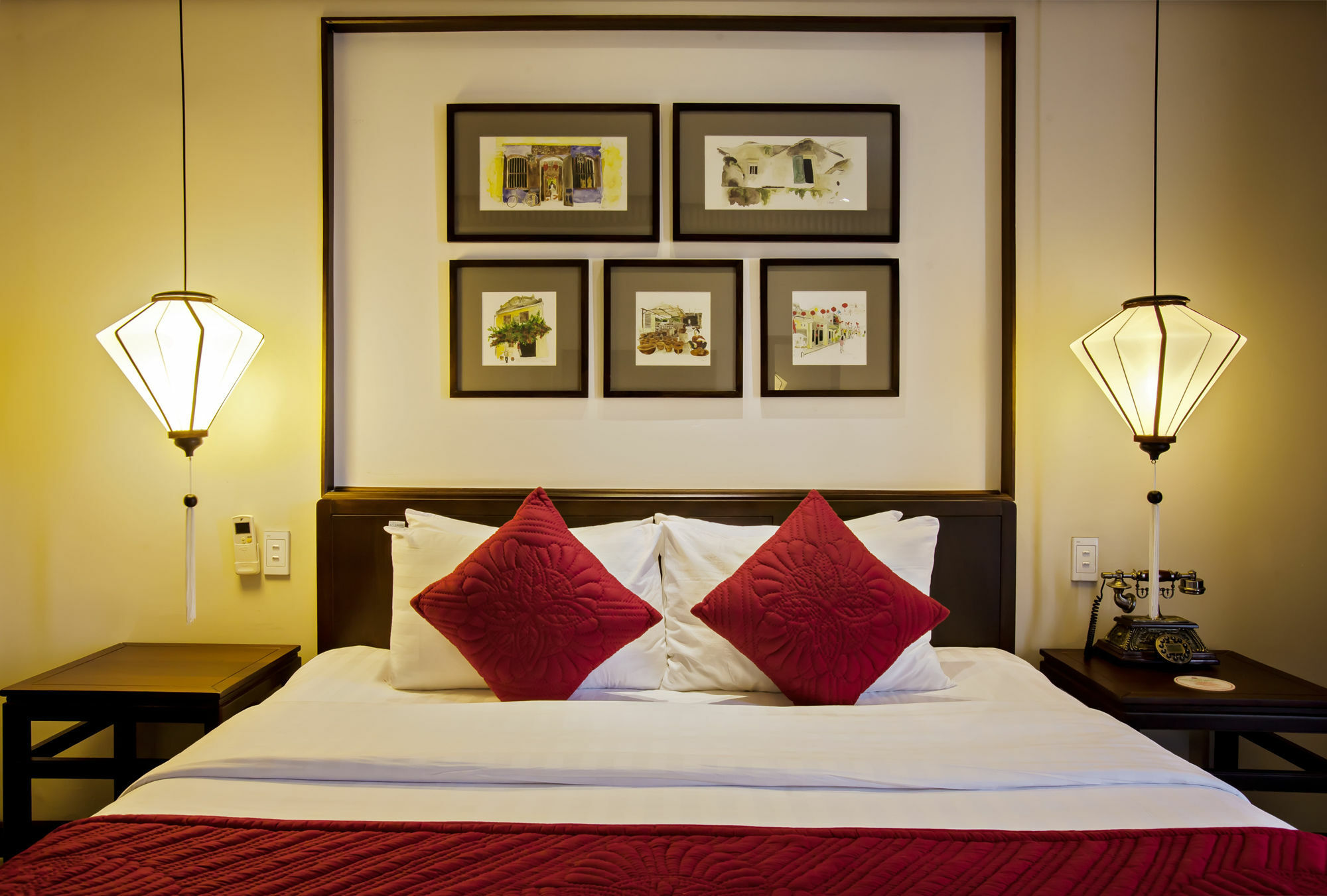 Little . A Boutique & 4*