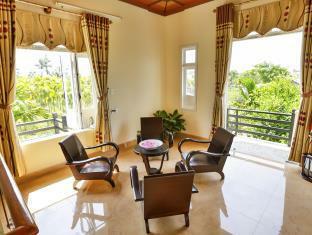 Strawberry Garden Apartment *