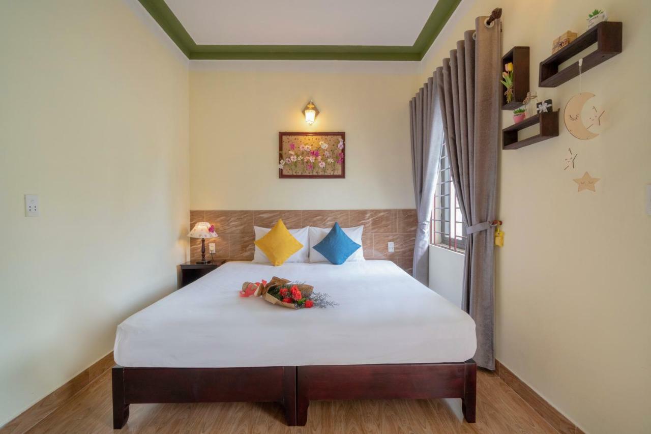 Homestay And *