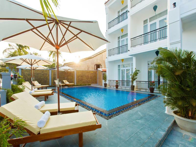 Khách sạn Riverside White House Hội An