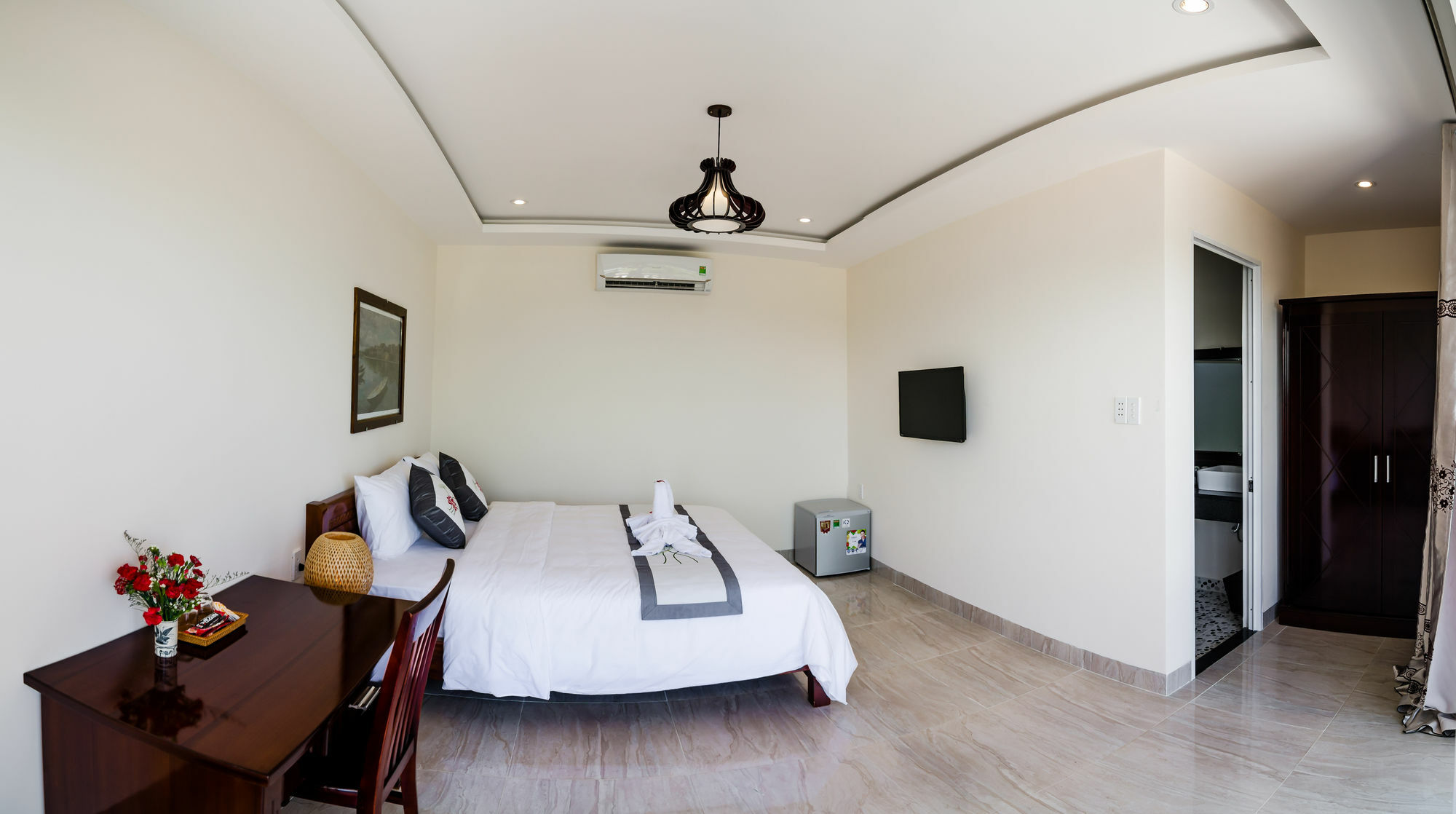 The Moon River & Homestay