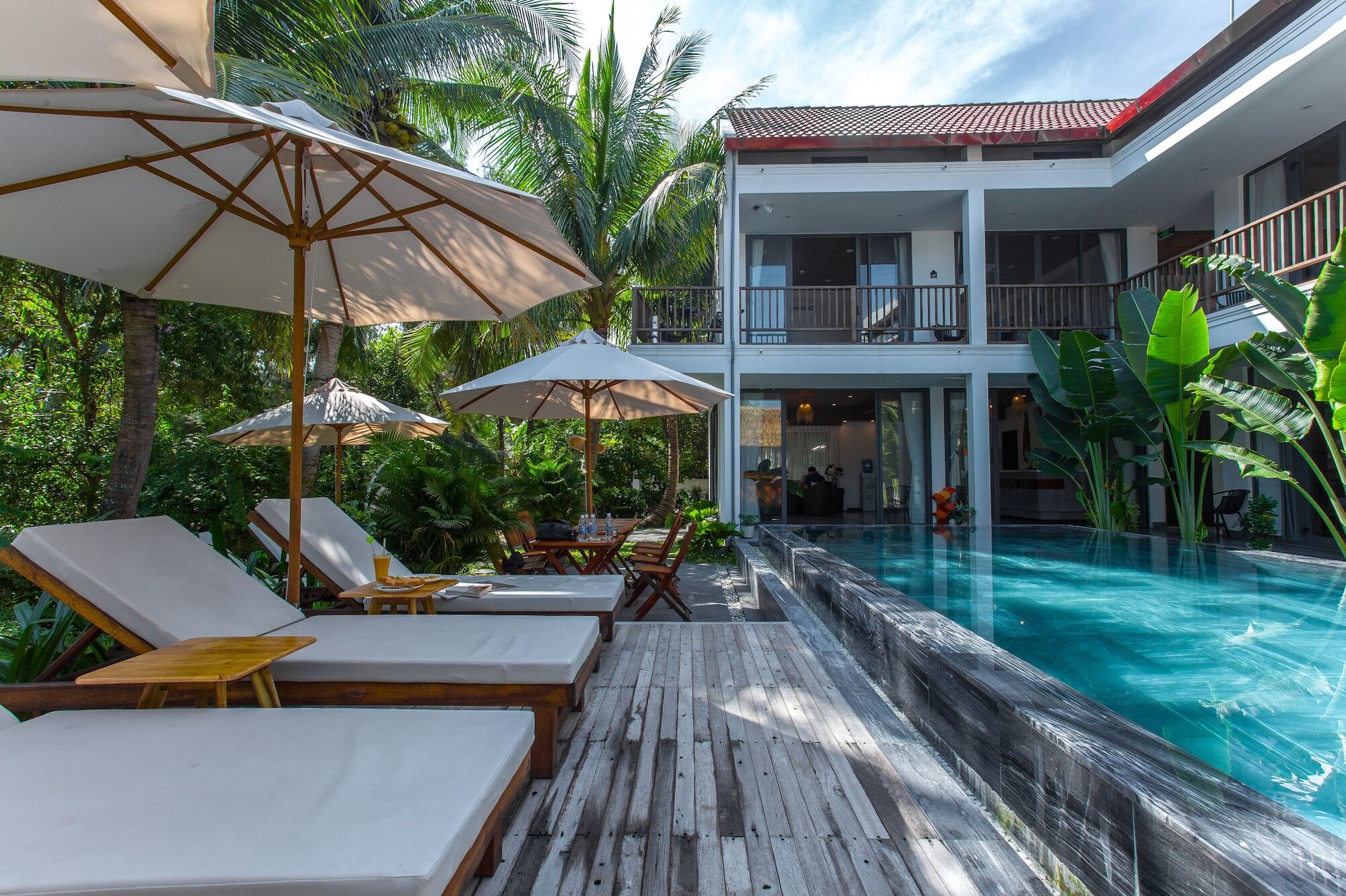 The Shoreline Aparthotel 3*