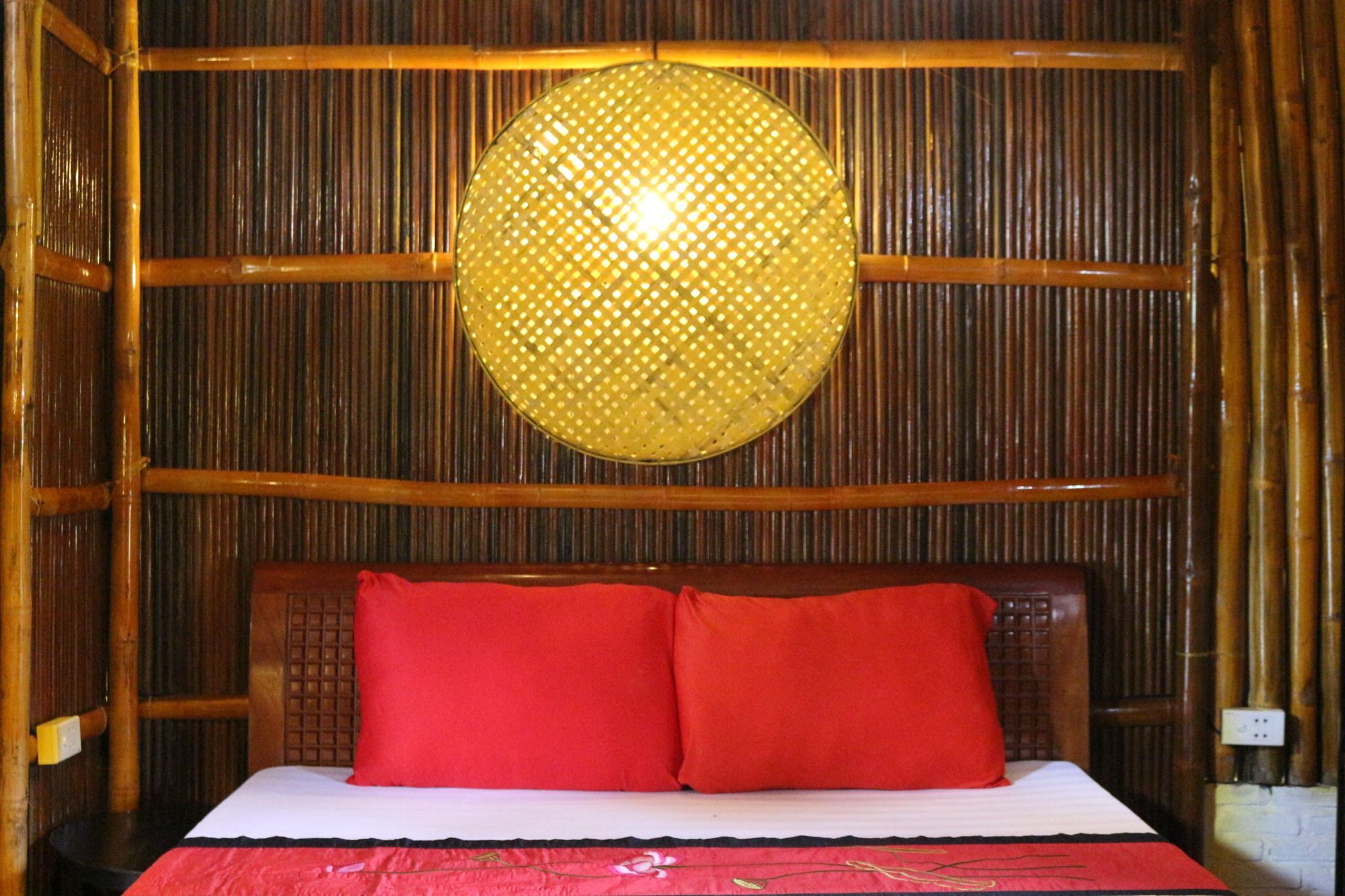 Hotel Under The Coconut Tree Hoi An