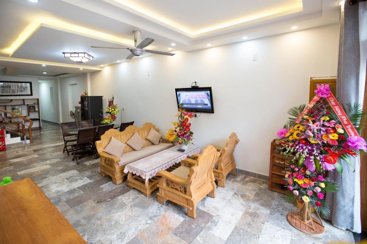 Homestay Lan Uyen - *
