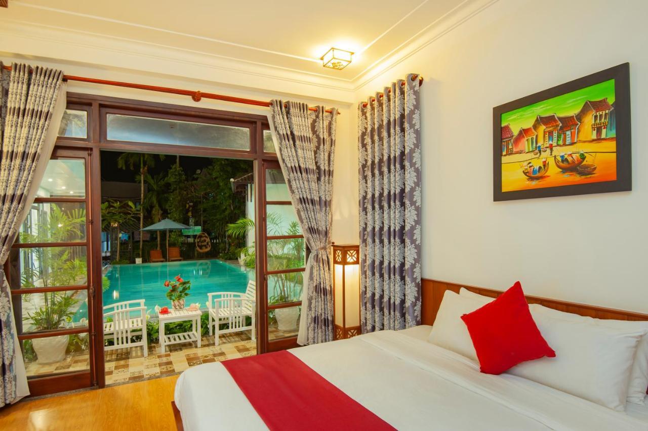 Tropical Garden & Pool