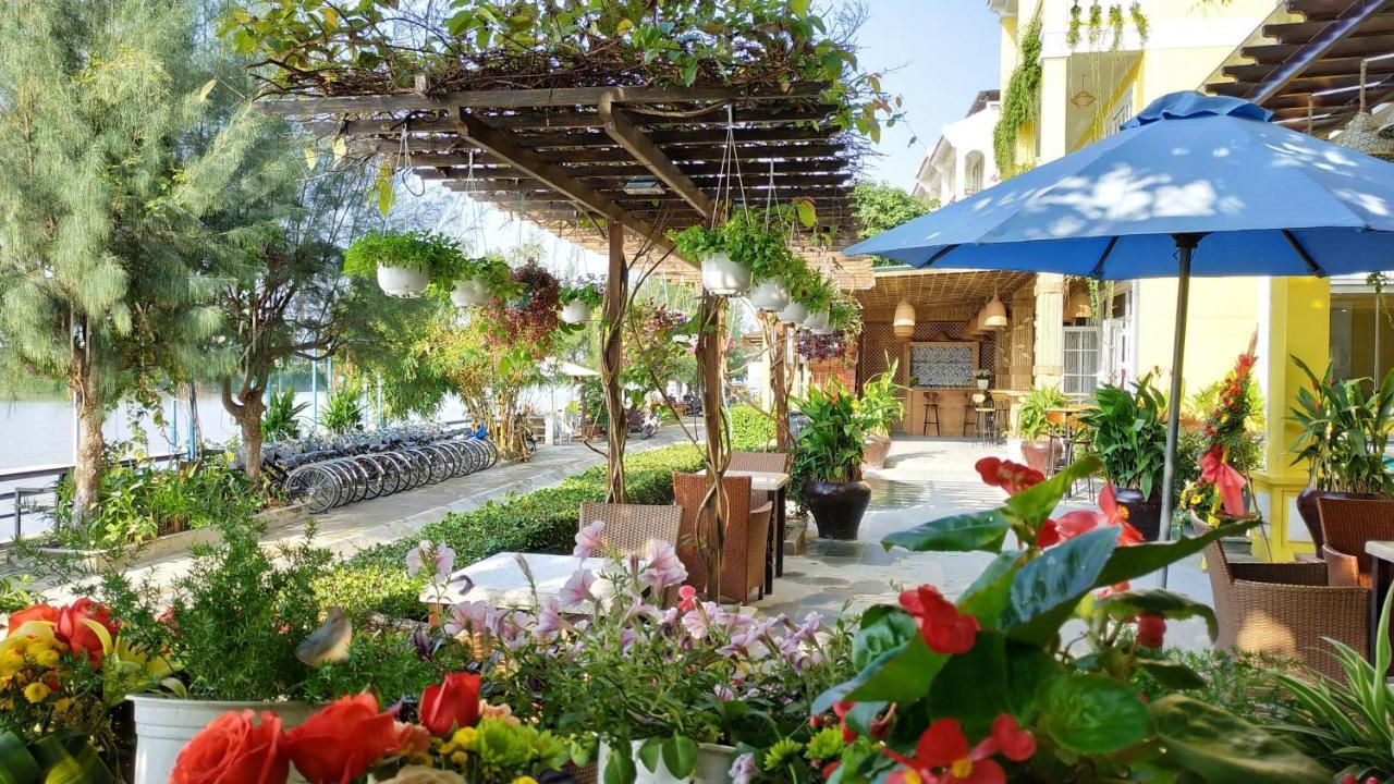 Hotel Triple Riverside Hoian 3*