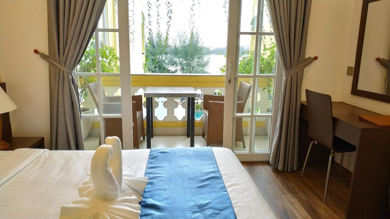 Triple Riverside Hoian