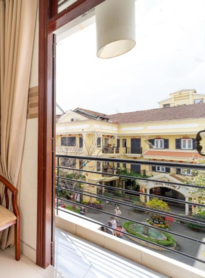 Tribee Kinh & Bar Hostel *