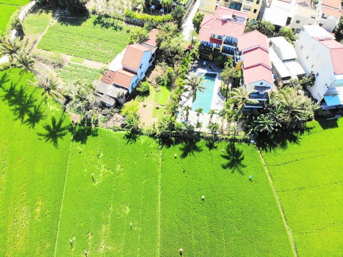 Four Seasons Khu nghỉ mát 3*