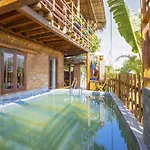 Wooden Lodge Homestay Hoian