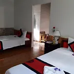 Red Ceramics Homestay