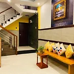 Toro Homestay