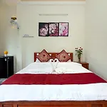 Red Lotus Homestay & Spa