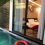 PHỐ CHỢ ĐÊM Villa