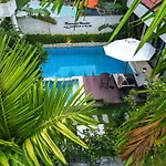 Riverside Hamlet Homestay & Villa