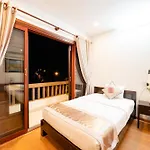 B\'Lan Riverside Villa