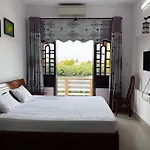 Lakeside Homestay