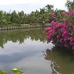 Lakeview Villa Homestay