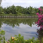 Lakeview Villa Homestay