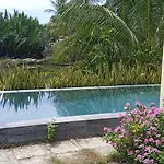 Lakeview Villa Homestay