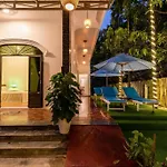 Tre\'S Beach Homestay