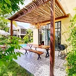 Serene Villa, 4Brs Riverside, Private Pool