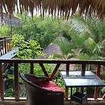The Seaside Bungalow Hostel And Bar