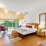 Villa De Exotica - Vesta Collections