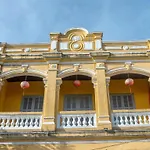 Center Homestay