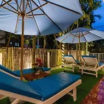 Tre\'S Beach Homestay